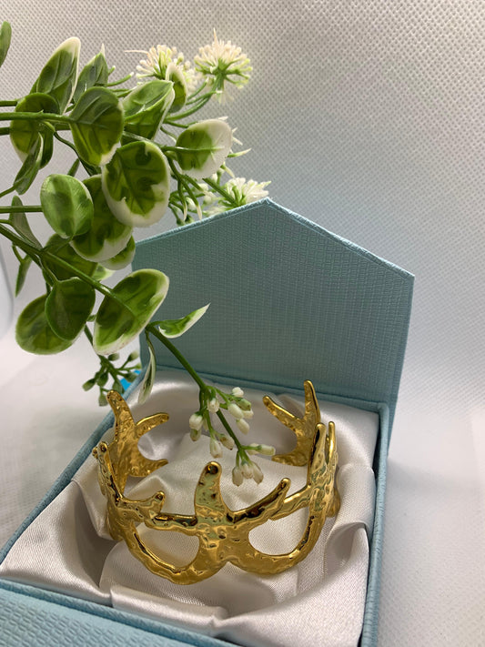 ✨ Bracelet Manchette Doré – Design Feuillage Martelé ✨