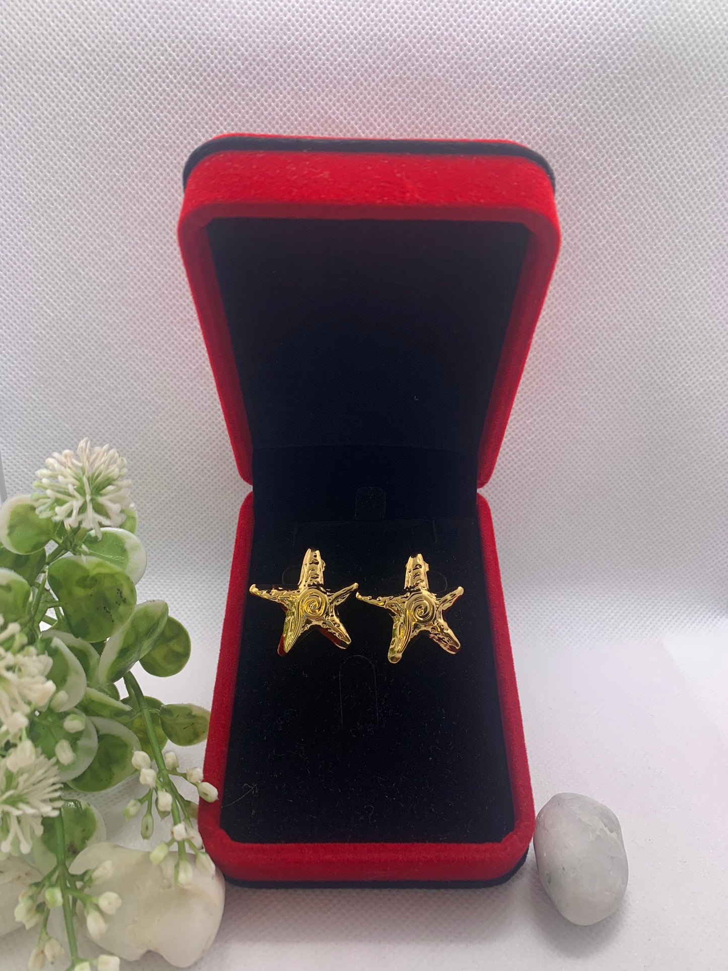 ✨ Boucles d’oreilles étoile de mer dorée – Élégance marine ✨