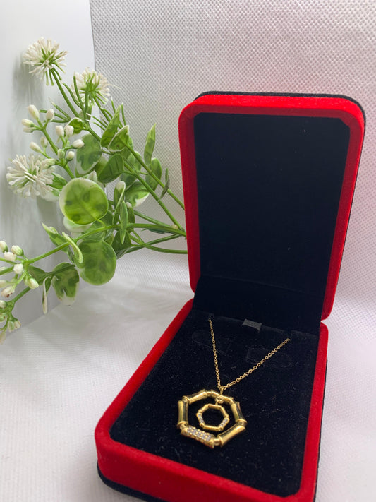 ✨ Collier Doré – Pendentif Hexagone Bambou Éclat ✨