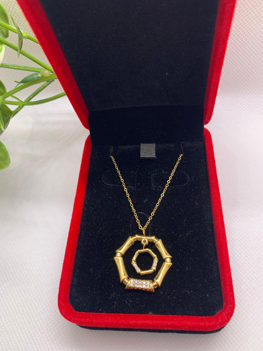 ✨ Collier Doré – Pendentif Hexagone Bambou Éclat ✨